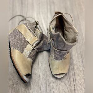 Sorel Beige and Gray Lace Up Boots